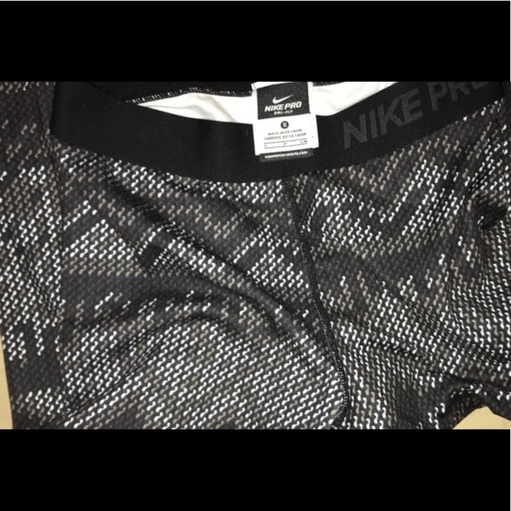 Nike pro workout leggings
